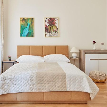 Elegant Studios near Wenceslas Square by Prague Days Exterior foto