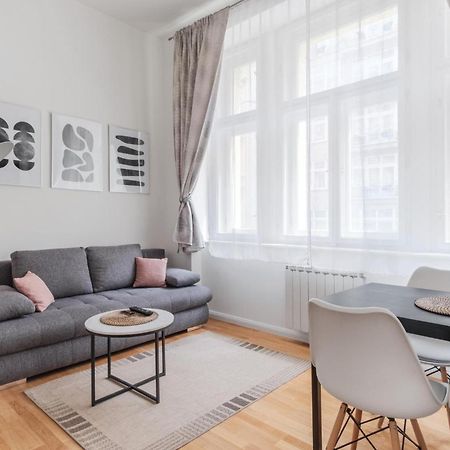 Elegant Studios near Wenceslas Square by Prague Days Exterior foto
